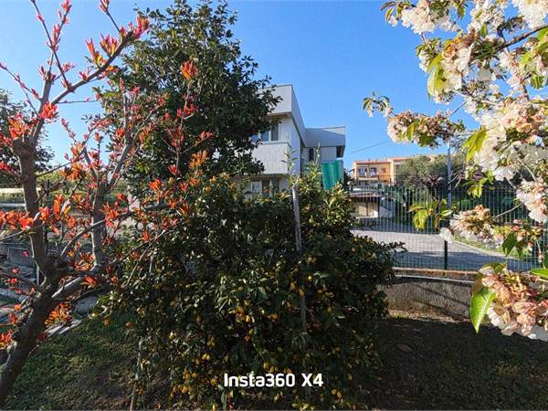Villabifamiliare con terreno a Montemarciano (AN)