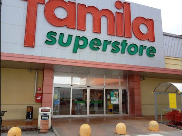 Negozio in affitto situato all’interno del centro commerciale Famila a Marina di Montemarciano (AN)