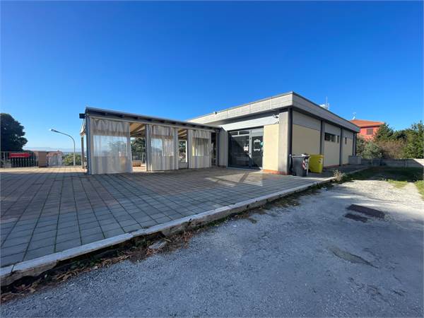 Bar o locale commerciale a centro di Montemarciano (AN)